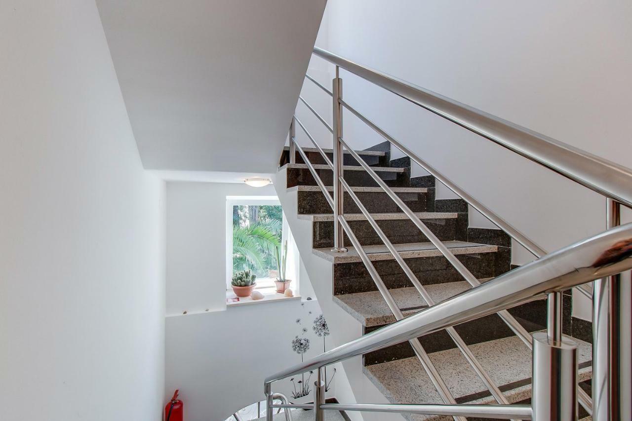 Apartments Bellus Mare Mali Losinj Exterior photo