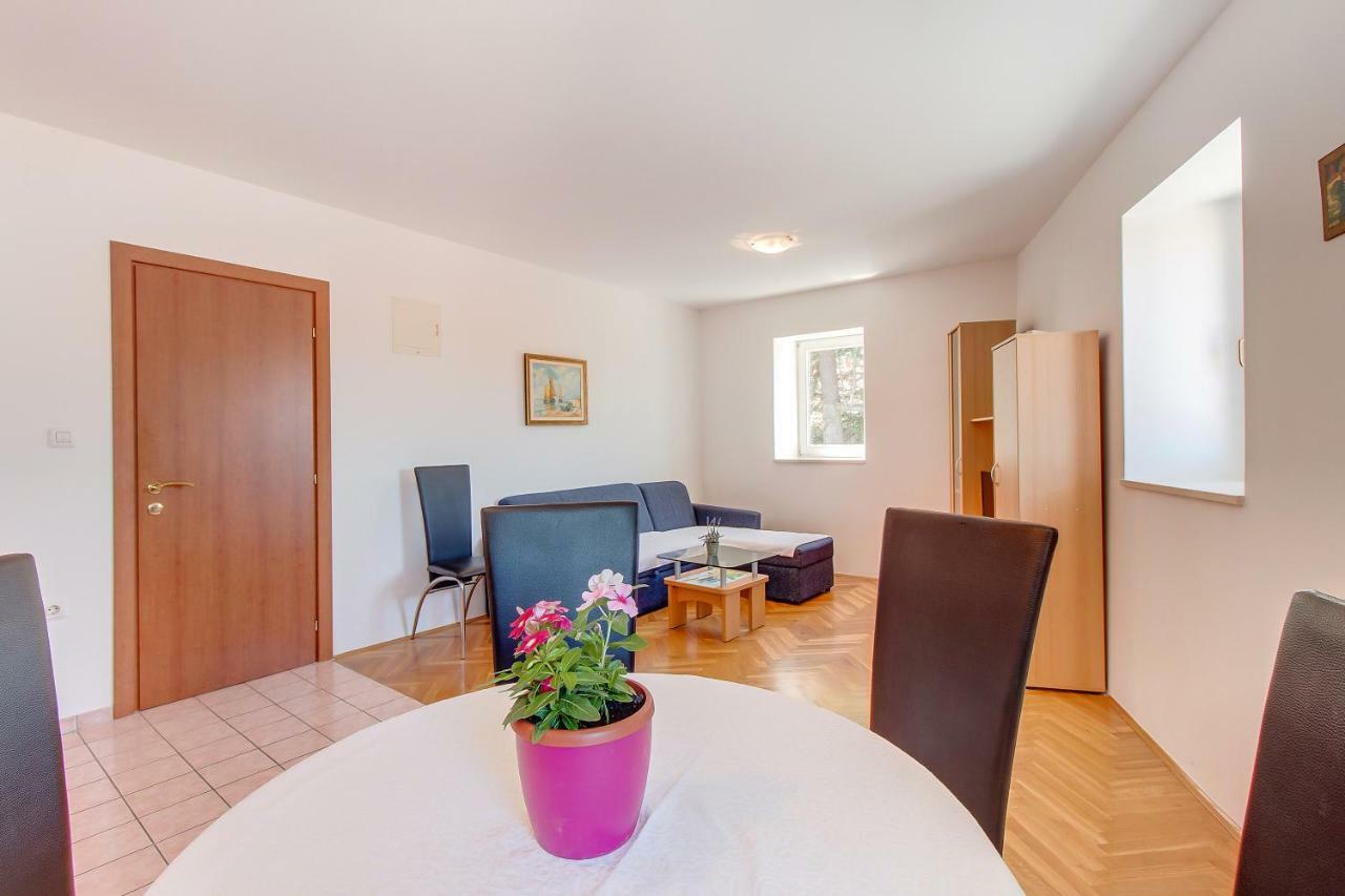 Apartments Bellus Mare Mali Losinj Exterior photo