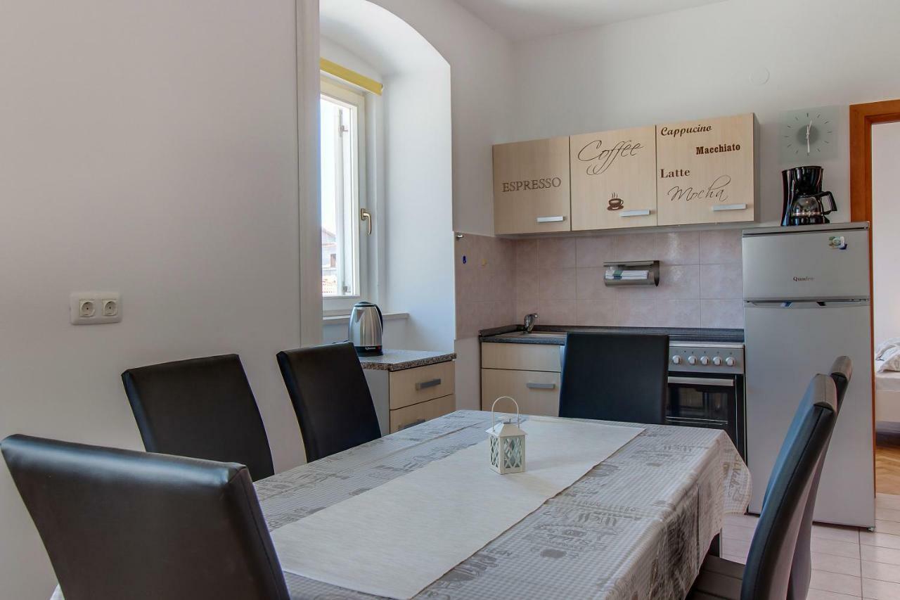 Apartments Bellus Mare Mali Losinj Exterior photo