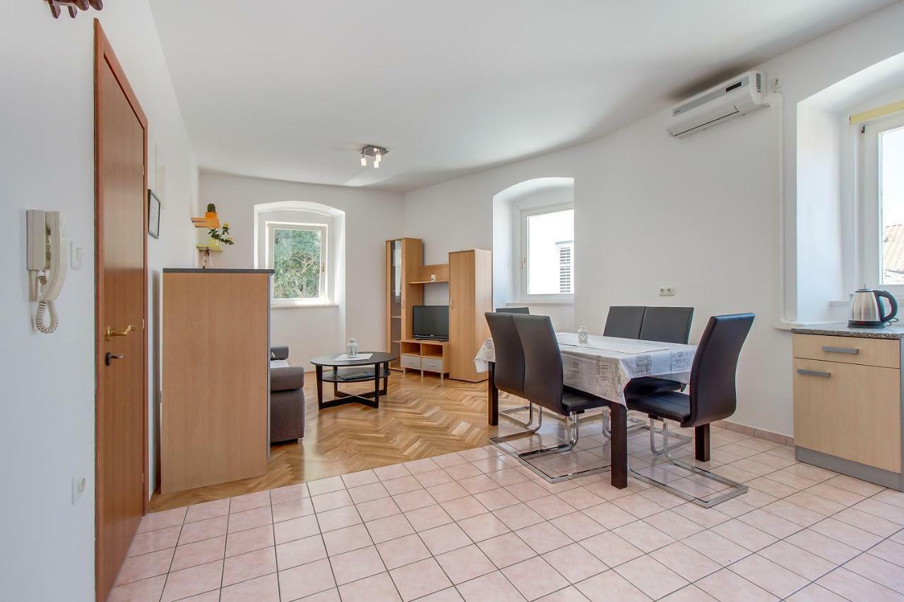 Apartments Bellus Mare Mali Losinj Exterior photo