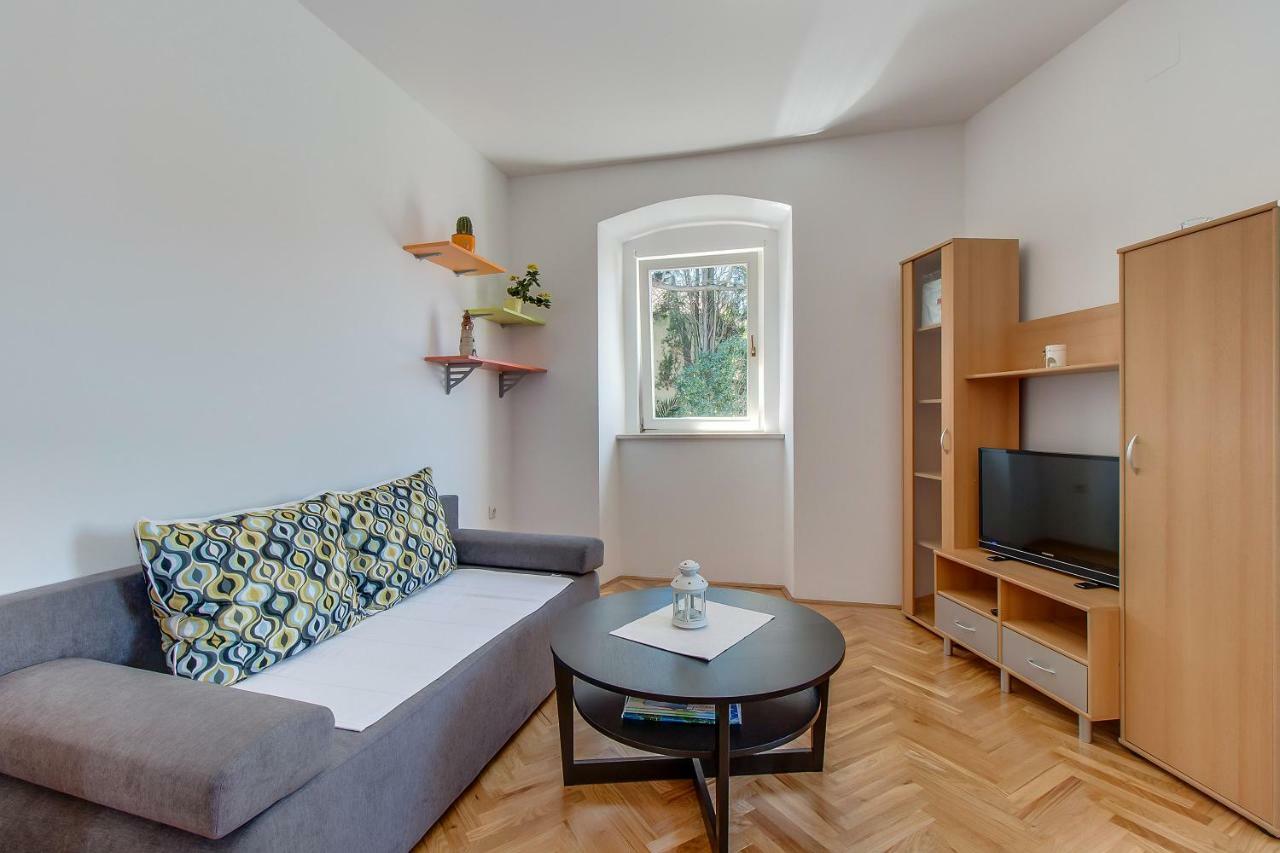Apartments Bellus Mare Mali Losinj Exterior photo