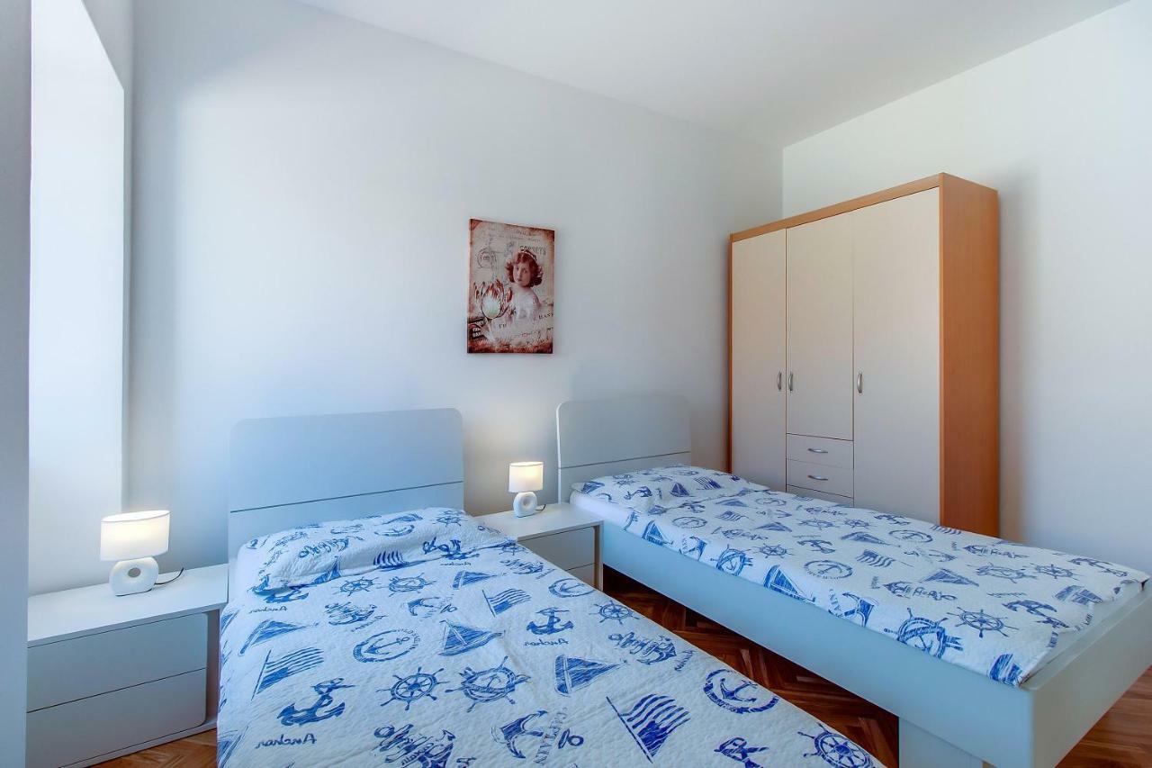 Apartments Bellus Mare Mali Losinj Exterior photo
